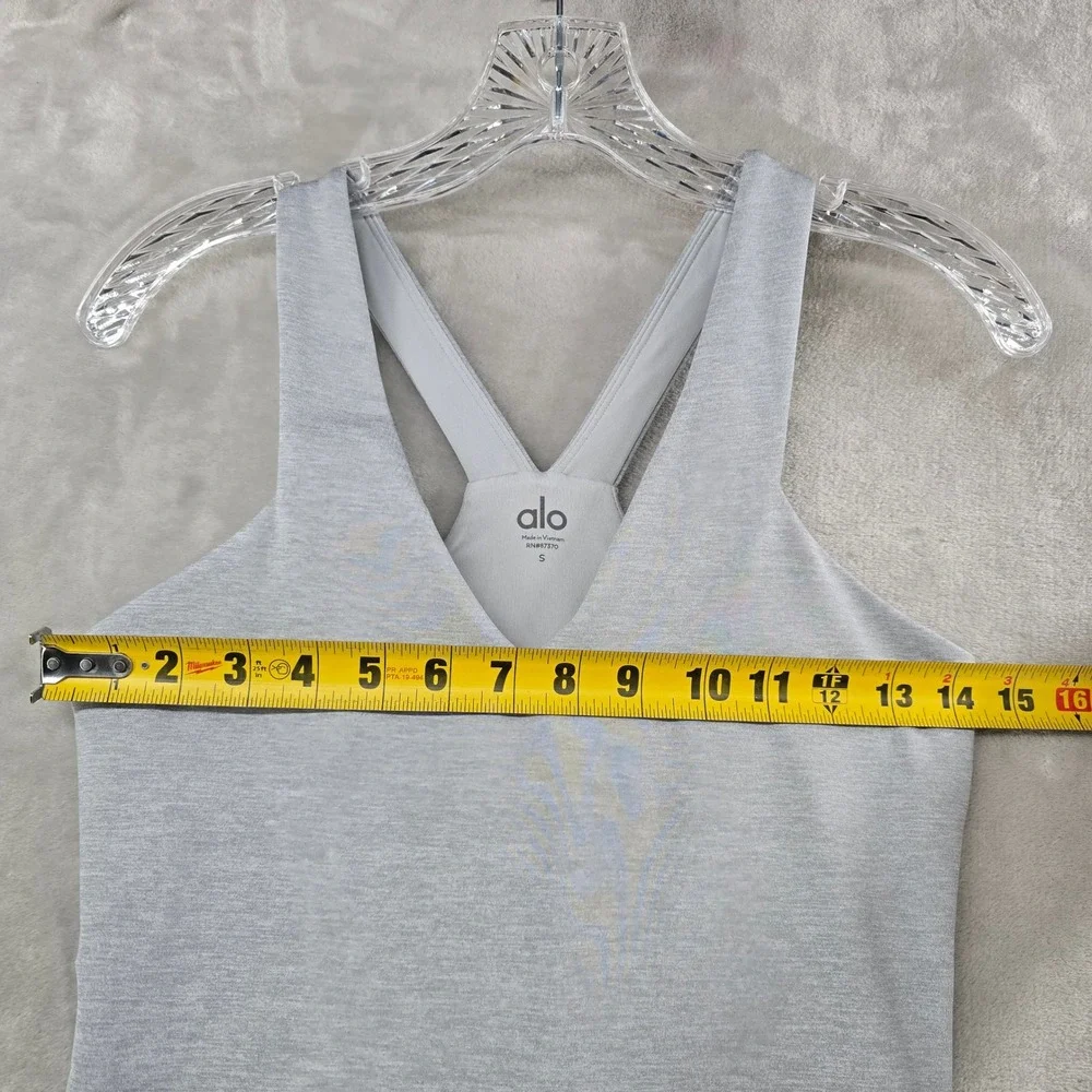 Alo Women S Airbrush Real Dress Gray Heathered V-Neck Racerback Built-in Shorts